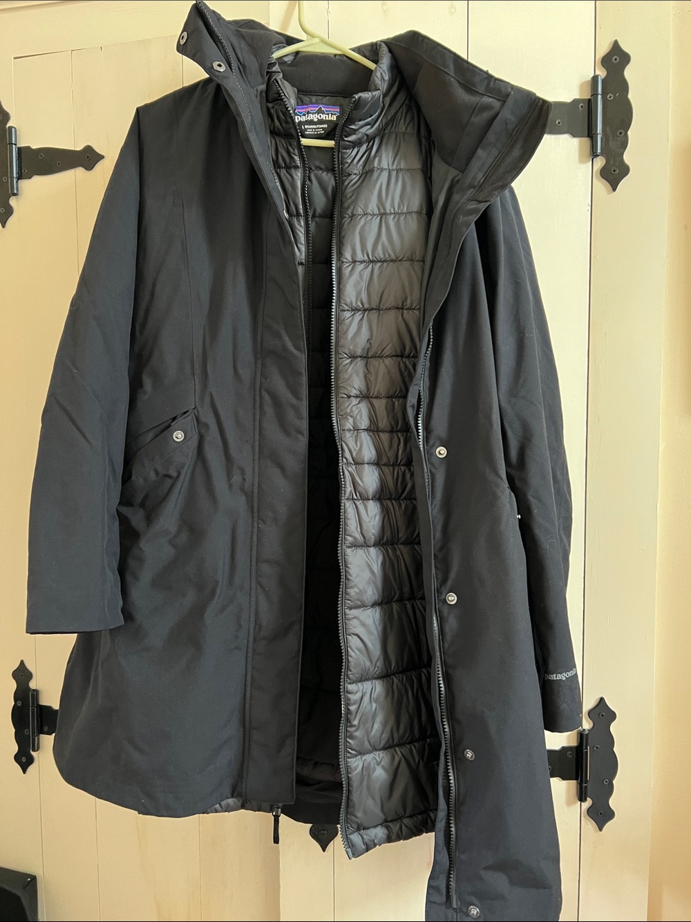 Patagonia Black Women’s Trench-Style Insulated Coat